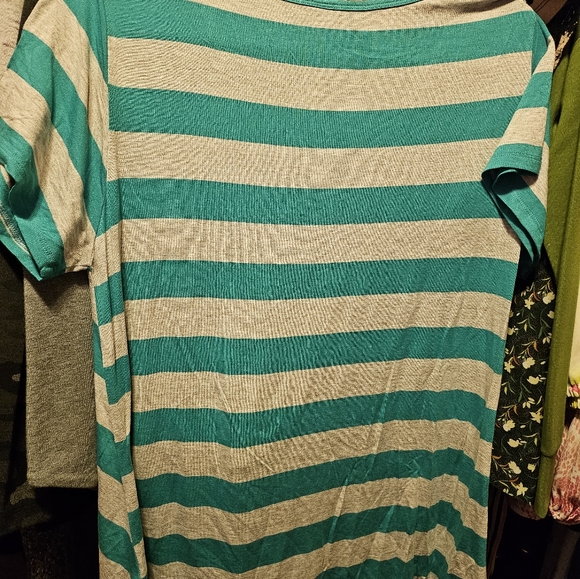 Lularoe Classic T Size XL EUC - Picture 5 of 5